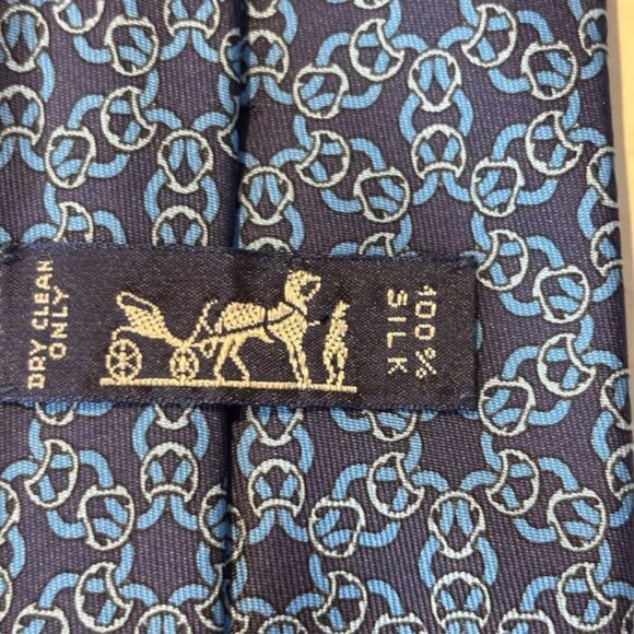 Hermes Silk Tie Navy Blue Chain Pattern 100% Silk Designer Mens Classic - Picture 5 of 7